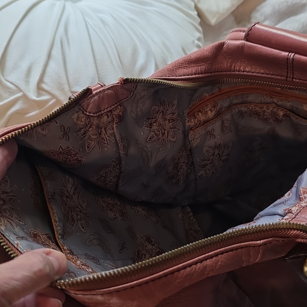 HOBO Women's Dusty Rose Sheila Leather Hobo Bag Ex Cond - Picture 6 of 7